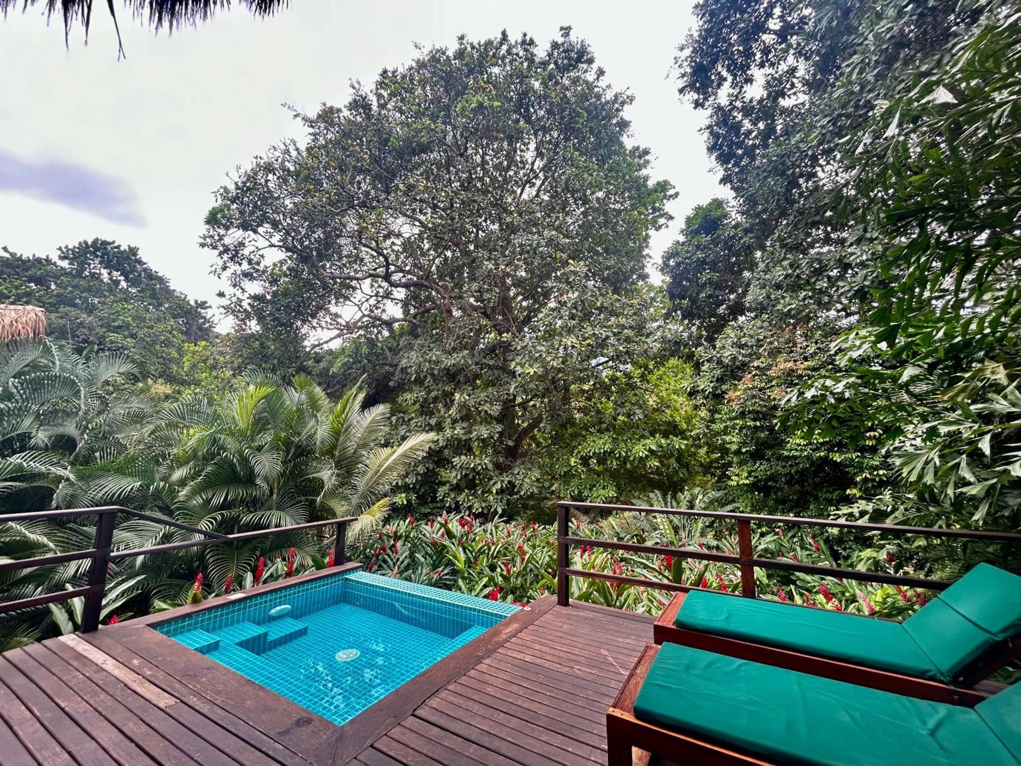 Senda Watapuy Hotel El Zaino Bagian luar foto The private pool of a villa at the resort
