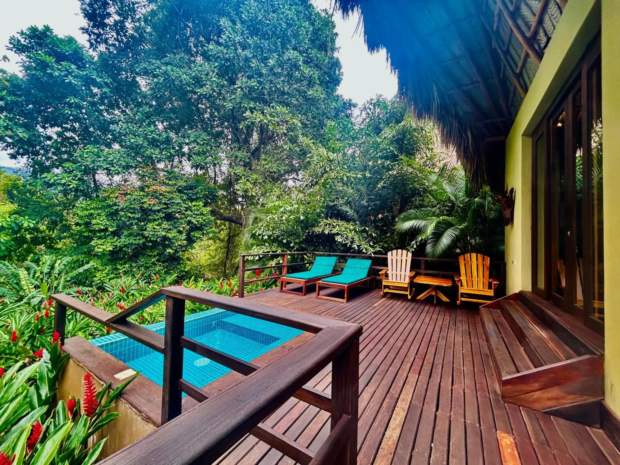 Senda Watapuy Hotel El Zaino Bagian luar foto The private pool of a villa at the resort